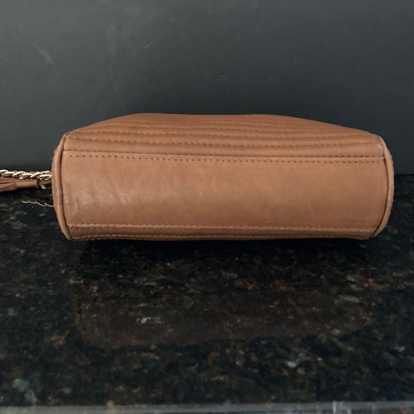 Nordstrom Genuine Leather Caramel Crossbody Bag/Gold Tone Woven Chain/NEW! - Picture 2 of 9